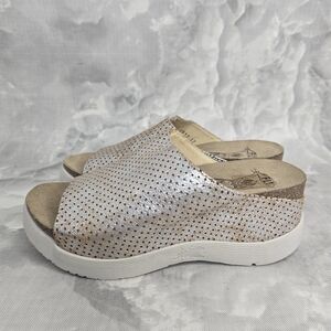 Fly London Whin Slides